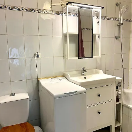 Two And Large Terrace דירה