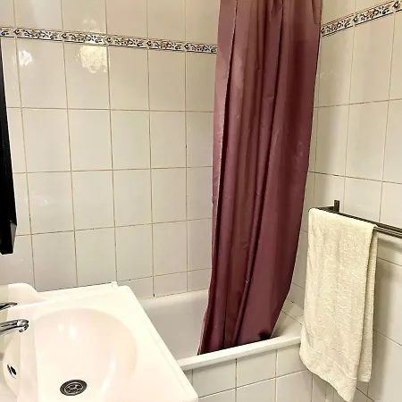 Two And Large Terrace דירה *